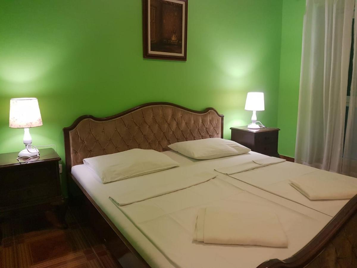 Hotel Palace Vrkljan Karlobag Ngoại thất bức ảnh